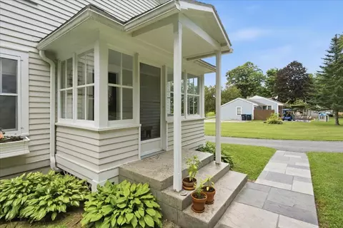 51 Pageant St, Bennington, VT 05201