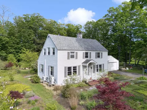 1137 Upper Dummerston Rd, Brattleboro, VT 05301
