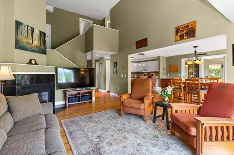 Living - 9 Loon Rd, Meredith, NH 03253 photo 1 of 6