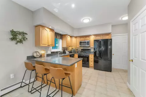Kitchen - 6 Eagle Trce, Wolfeboro, NH 03894 photo 1 of 3