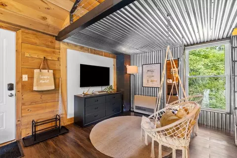 Living - 288 River Rd, Ryegate, VT 05042 photo 2 of 3