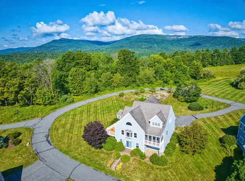 5 General Ct, Grantham, NH 03753