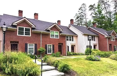 121 Townhouse Way #20, Woodstock, VT 05091