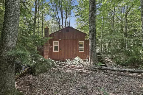 Exterior - 74 Stoddard Beach Rd, Stoddard, NH 03464 photo 3 of 4