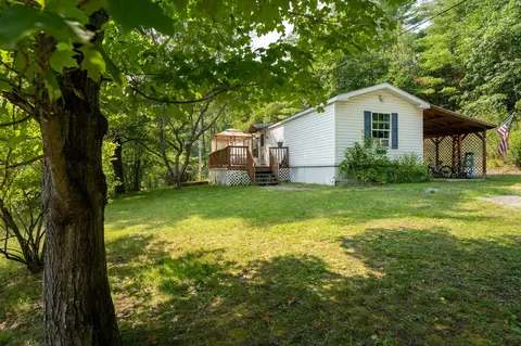 186 Oak St, Saint Johnsbury, VT 05819