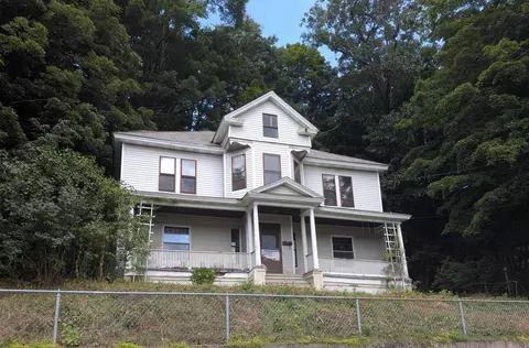 207 Elliot St, Brattleboro, VT 05301