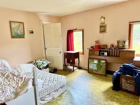 Bedroom - 9 Cedar St, Barre, VT 05641 photo 4 of 7