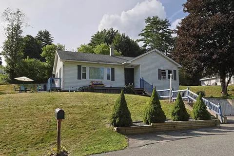 25 Ridge View Rd, White River Junction, VT 05001