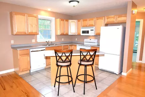 9 New St # B, Saint Albans, VT 05478