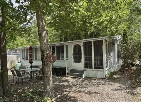 296 Baxter Lake Dr, Rochester, NH 03867