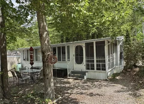 296 Baxter Lake Dr, Rochester, NH 03867