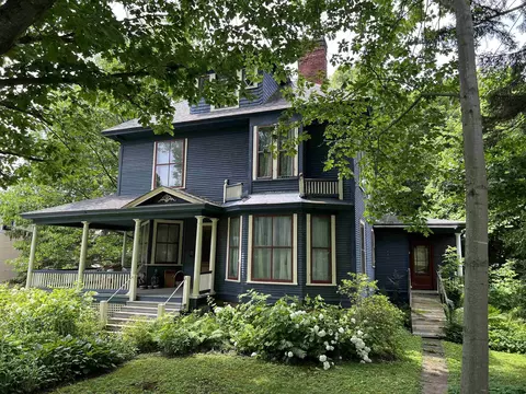 96 High St, Saint Albans, VT 05478