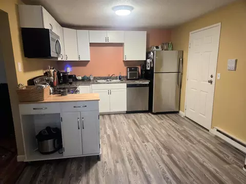 Kitchen - 12 E Side Dr #405, Concord, NH 03301 photo 6 of 6