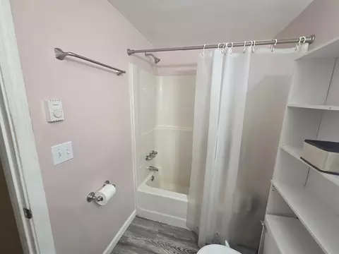 Bath - 12 E Side Dr #405, Concord, NH 03301 photo 3 of 3
