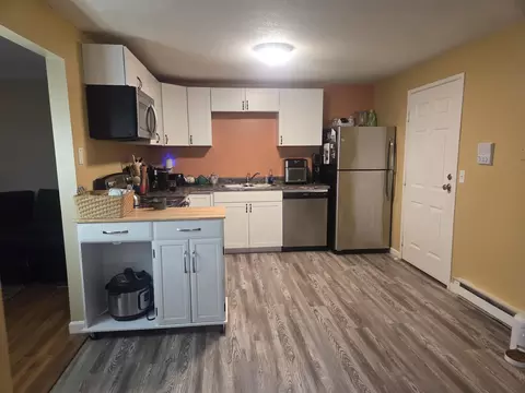 Kitchen - 12 E Side Dr #405, Concord, NH 03301 photo 2 of 6