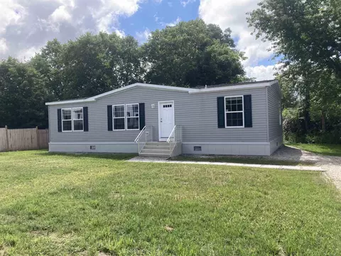 40 School St, Canaan, NH 03741