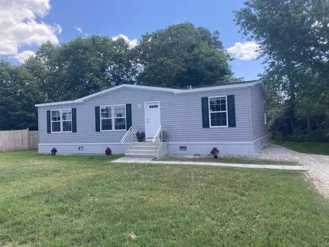 40 School St, Canaan, NH 03741