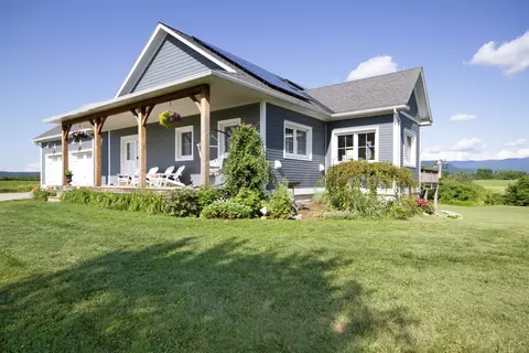 254 North St, New Haven, VT 05472