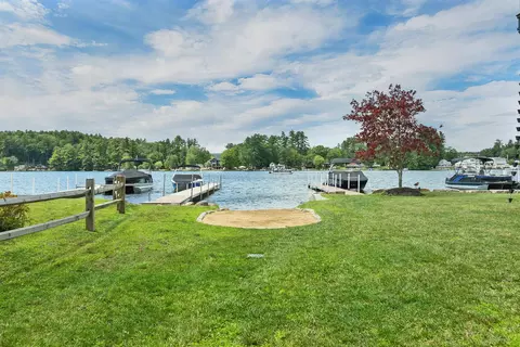80 Sunset Dr, Belmont, NH 03220