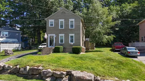 56 Burgundy Dr, Nashua, NH 03062