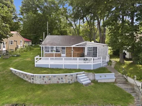479 Bingham Shore Rd, Georgia, VT 05478
