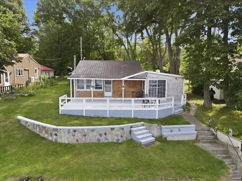 479 Bingham Shore Rd, Georgia, VT 05478