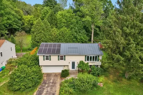 5 Yandow Dr, South Burlington, VT 05403