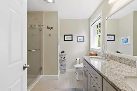 Bath - 17 Cypress Cir, Exeter, NH 03833 photo 2 of 4