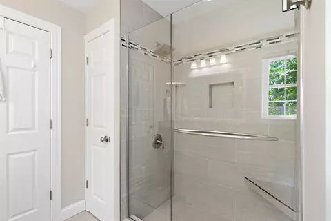 Bath - 17 Cypress Cir, Exeter, NH 03833 photo 1 of 4