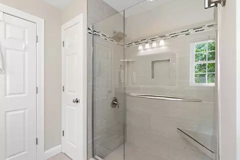 Bath - 17 Cypress Cir, Exeter, NH 03833 photo 4 of 6