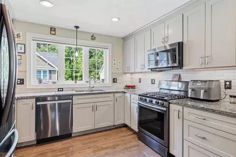 Kitchen - 17 Cypress Cir, Exeter, NH 03833 photo 2 of 4