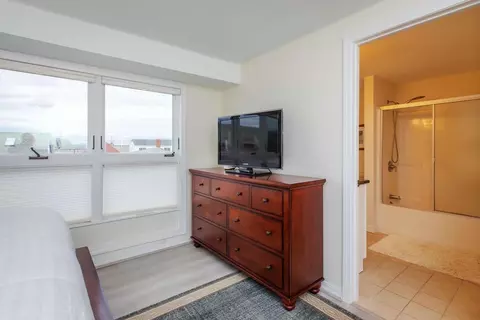 Bedroom - 35 Ashworth Ave #3, Hampton, NH 03842 photo 3 of 4