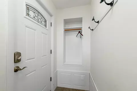 Entry Way - 35 Ashworth Ave #3, Hampton, NH 03842 photo 2 of 7