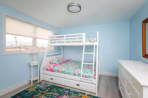 Bedroom - 35 Ashworth Ave #3, Hampton, NH 03842 photo 4 of 4