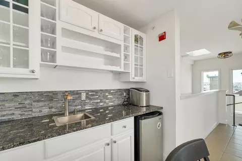 Kitchen - 35 Ashworth Ave #3, Hampton, NH 03842 photo 6 of 6