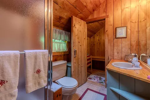 Bath - 23 Loop Rd #10, Winhall, VT 05340 photo 3 of 3