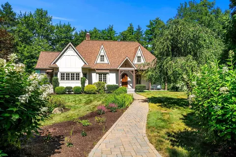 3 Rebekahs Way, Hollis, NH 03049