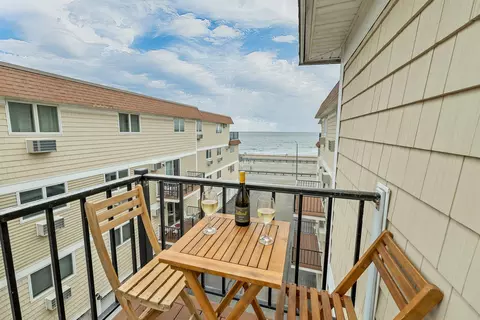 Exterior - 407 Ocean Blvd #B10, Hampton, NH 03842 photo 1 of 3
