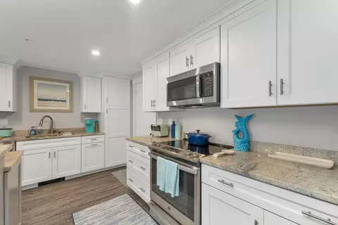 Kitchen - 407 Ocean Blvd #B10, Hampton, NH 03842 photo 3 of 5