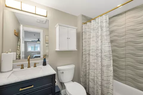 Bath - 407 Ocean Blvd #B10, Hampton, NH 03842 photo 1 of 1