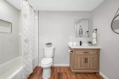 Bath - 32 Rolfe St, Concord, NH 03303 photo 1 of 2