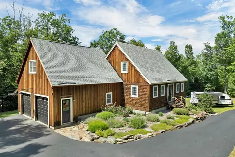 16 Valley View Rd, Hebron, NH 03241