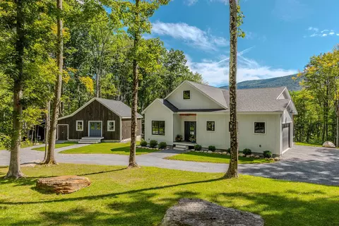 3542 North Rd, Sunderland, VT 05250