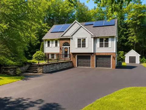 47 Pray St, Rochester, NH 03868