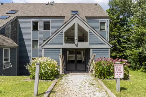 697 E Mountain Rd, Killington, VT 05751