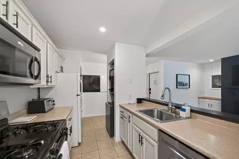 Kitchen - 2 Carinthia Rd # M, Dover, VT 05356 photo 1 of 2