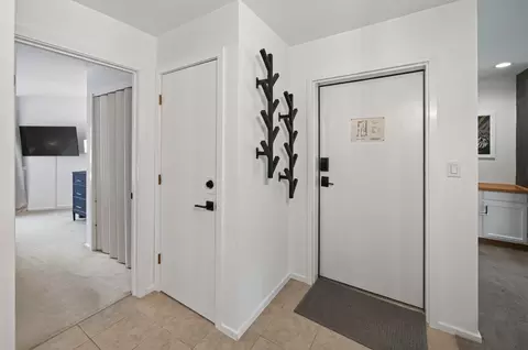 Entry Way - 2 Carinthia Rd # M, Dover, VT 05356 photo 1 of 2