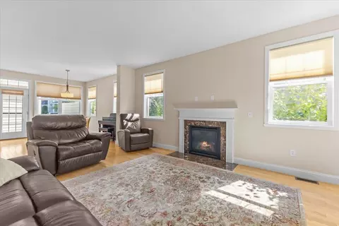 Living - 285 Zephyr Rd, Williston, VT 05495 photo 1 of 4