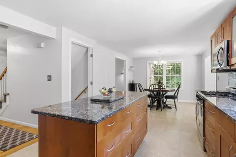 Entry Way - 7 Westview Rd, Brookline, NH 03033 photo 1 of 5