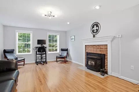 Living - 7 Westview Rd, Brookline, NH 03033 photo 3 of 5